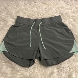 Columbia Shorts size L excellent condition